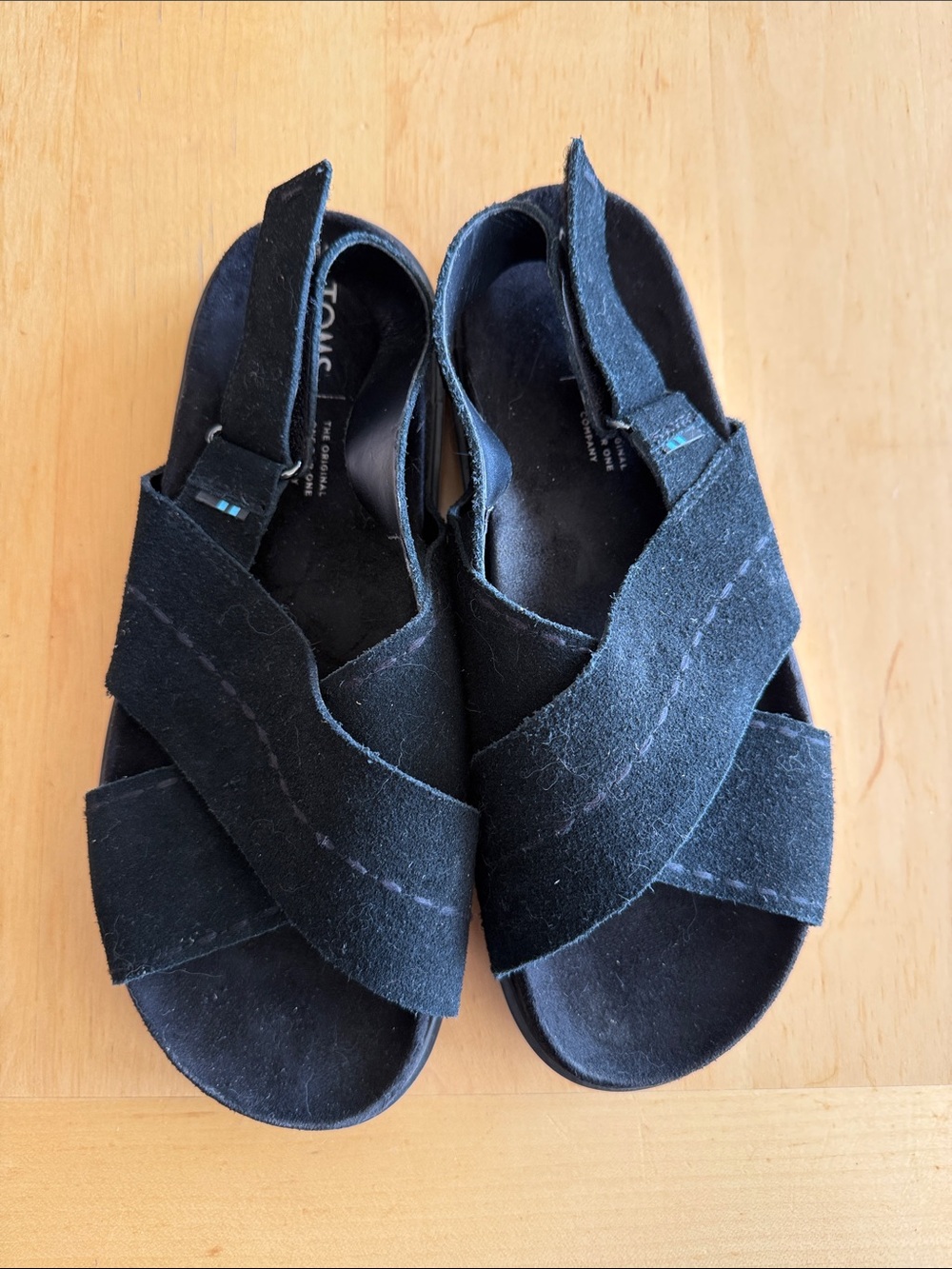 Toms Black womens Suede Crisscross Slingback Sandals size 8